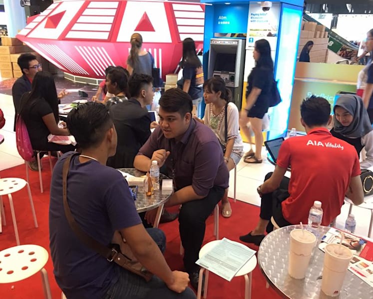 'It’s all from your own pocket': Insurance agents weigh in on giving out freebies at roadshows