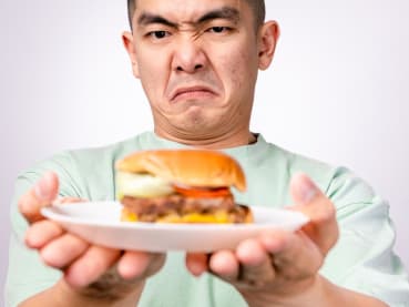 Can’t stand the different foods on your plate touching each other? There might be a name for that