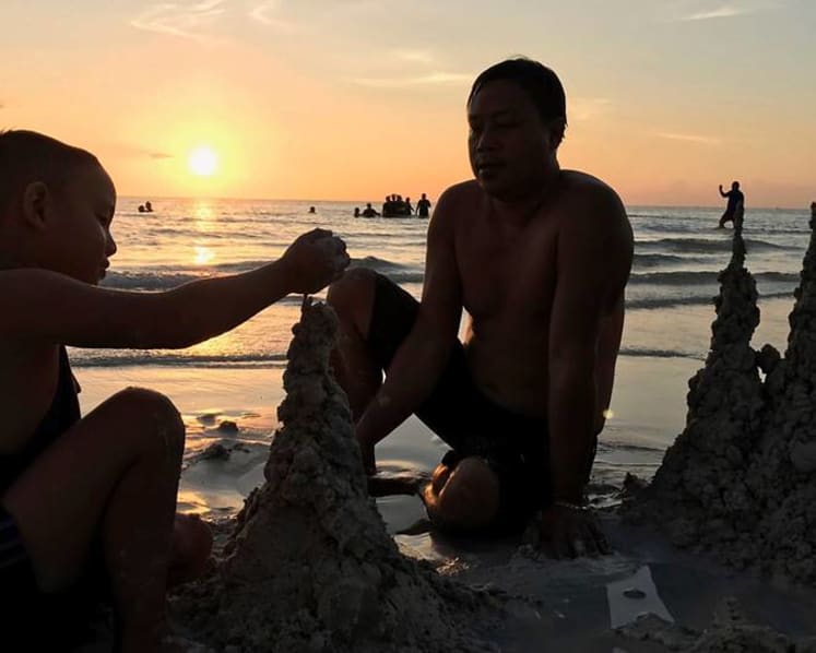 Philippine tourist sites reopen 'cautiously' as authorities confirm more than 2,600 new COVID-19 cases