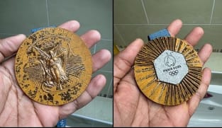 Kontroversi mengenai mutu pingat Olimpik Paris 2024