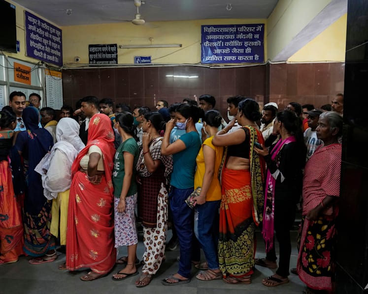 India's northern state swelters in extreme heat, doctors advise people over 60 to stay indoors