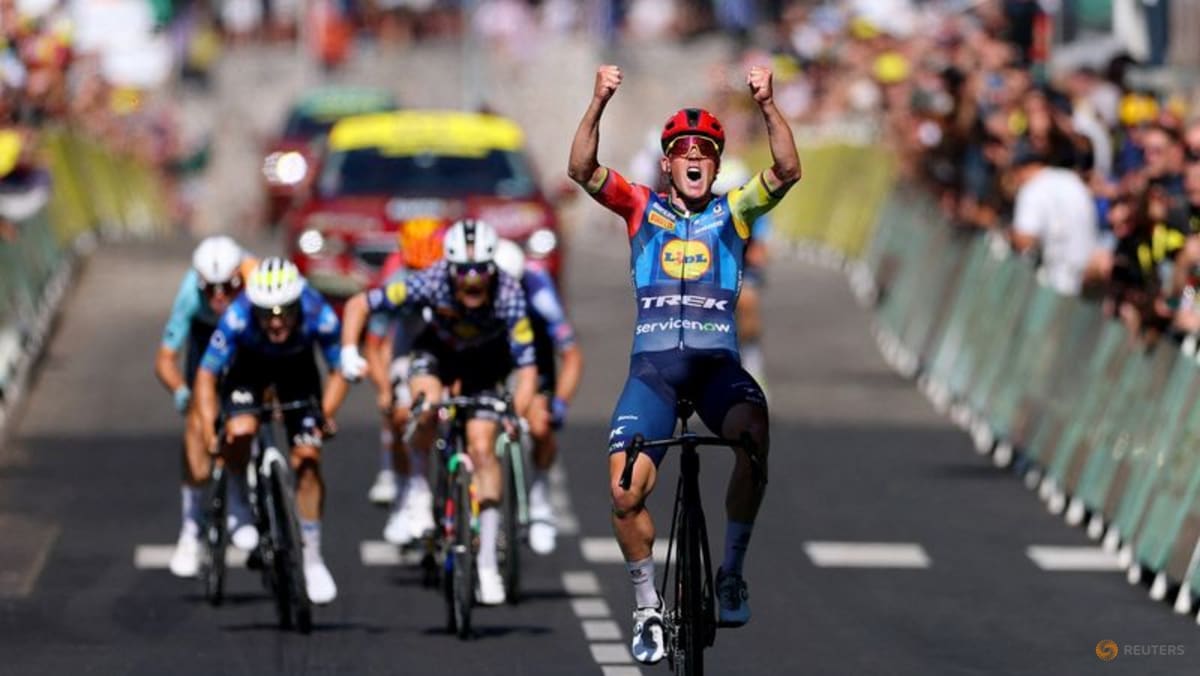 Pedersen wins Tour stage four as Traeen moves into yellow