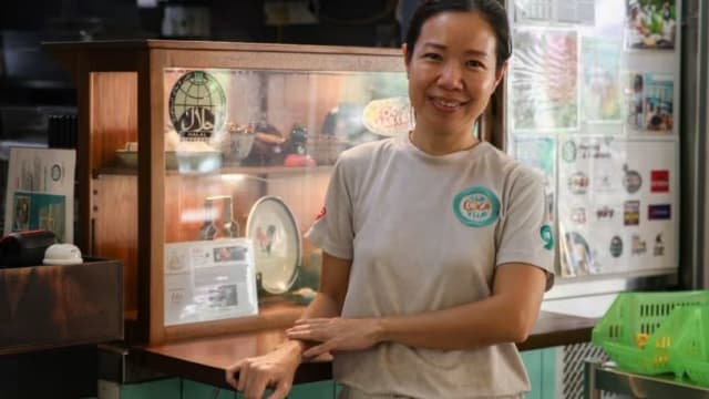从白领转行当小贩三年后结业 椰浆饭女摊主：没有遗憾