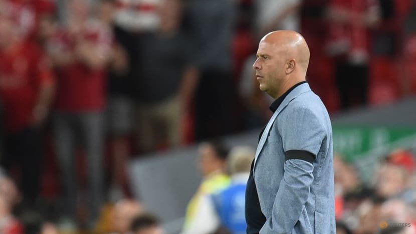 Liverpool's Slot sidesteps Isak queries ahead of Newcastle game