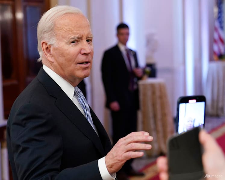 Democrats: Biden should be 'embarrassed' by classified docs case