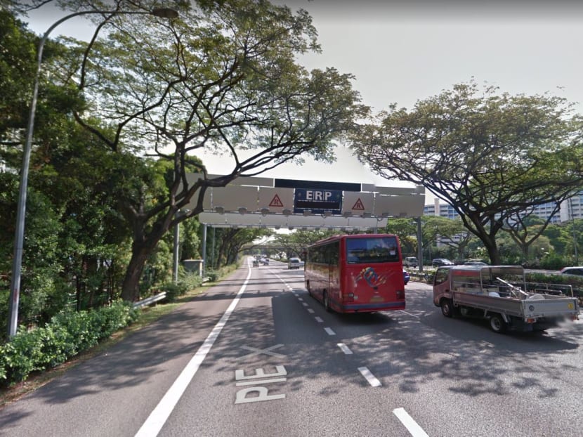 The ERP gantry on the Westbound Pan Island Expressway, before the Eunos Link. Photo: Internet sceencap via Google Maps