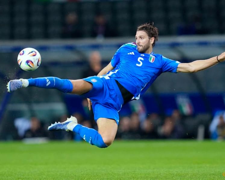 Italy guarantee World Cup playoff spot with 3-0 win over Israel