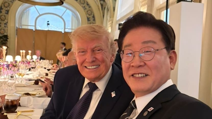 South Korean leader books golf with Trump after 'pinky promise'