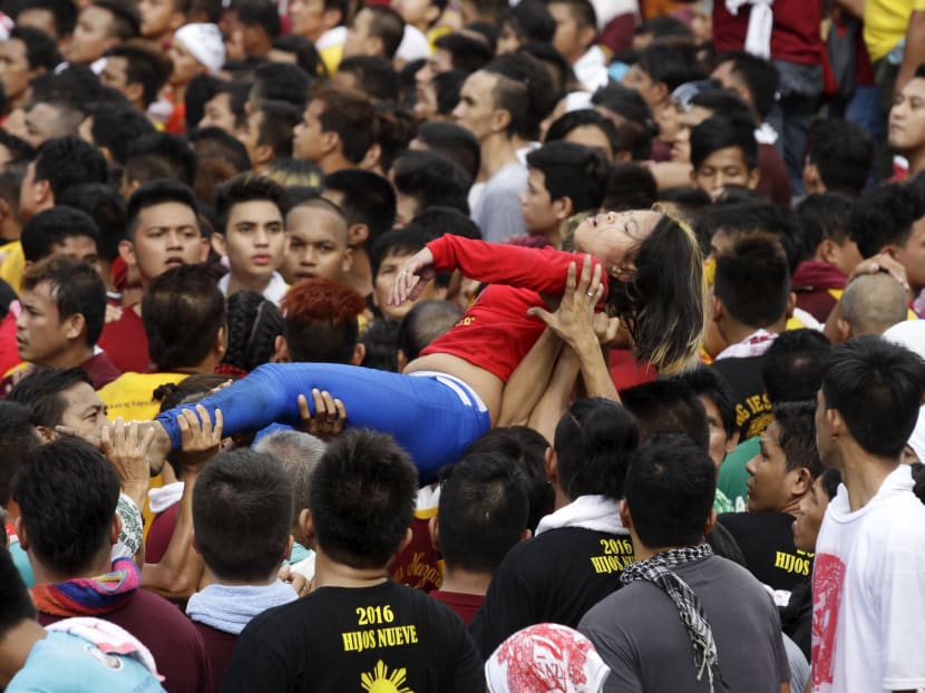 Huge Catholic parade held under heavy security in Manila