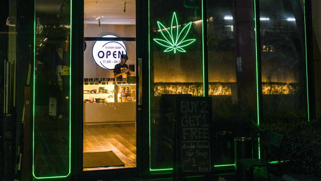泰国卫生部：最迟今年底 禁止大麻作为休闲用途