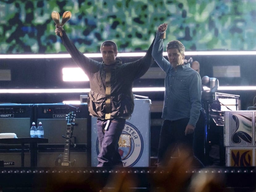 Oasis' Liam Gallagher mocks Coldplay kiss cam scandal at concert: 'Any love birds in the house?'