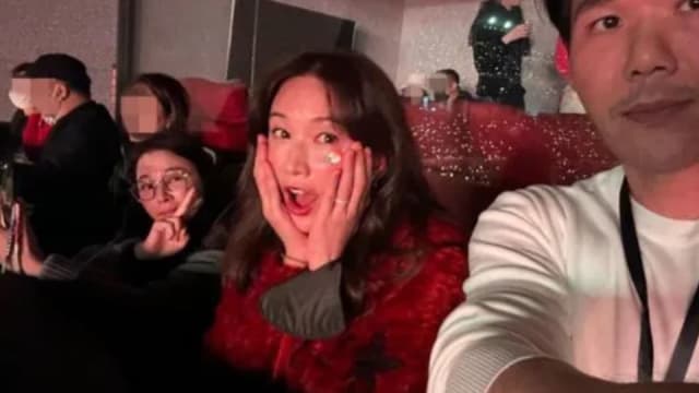 五月天圣诞夜热唱　林志玲低调包厢看！