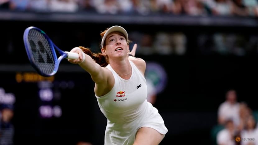 Serena's Wimbledon comeback fizzles out in first round