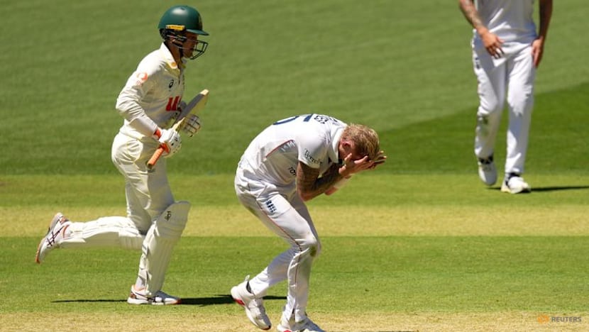 Khawaja defies career obituaries with half-century in third Ashes test