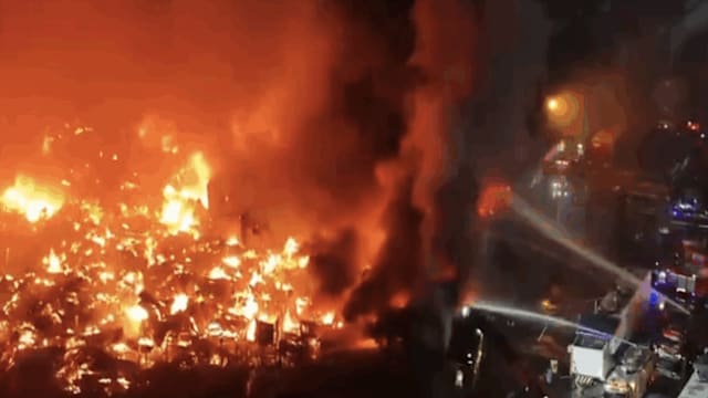 马尼拉贫民窟陷火海 500户家庭受影响