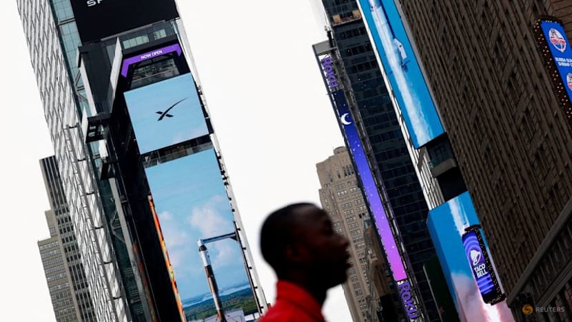Retail investors build big dreams on small slices of SpaceX