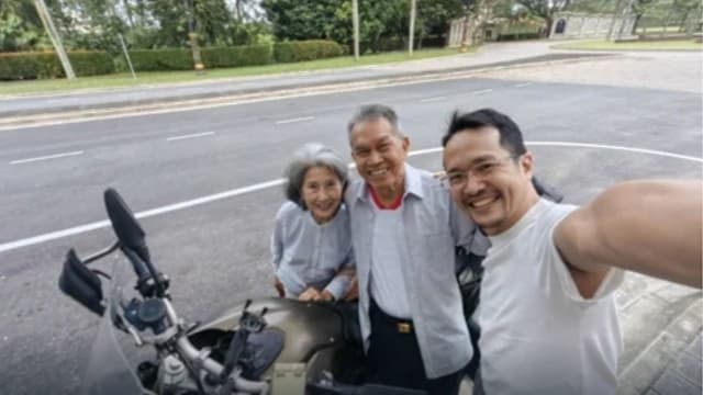 背包护照遭窃滞留新山 狮城夫妇找回手机