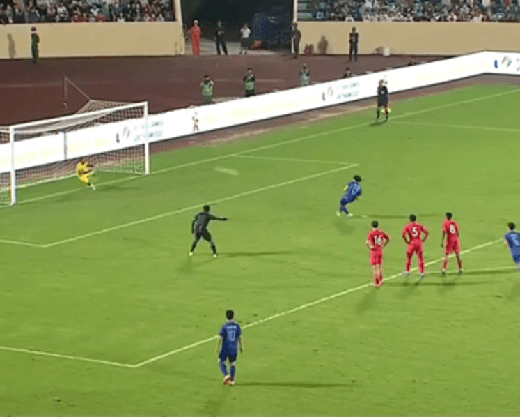 Thais rout S'pore 5-0 at SEA Games, with ex-S'pore-youth-turned-Thai-player Ben Davis scoring opening goal  