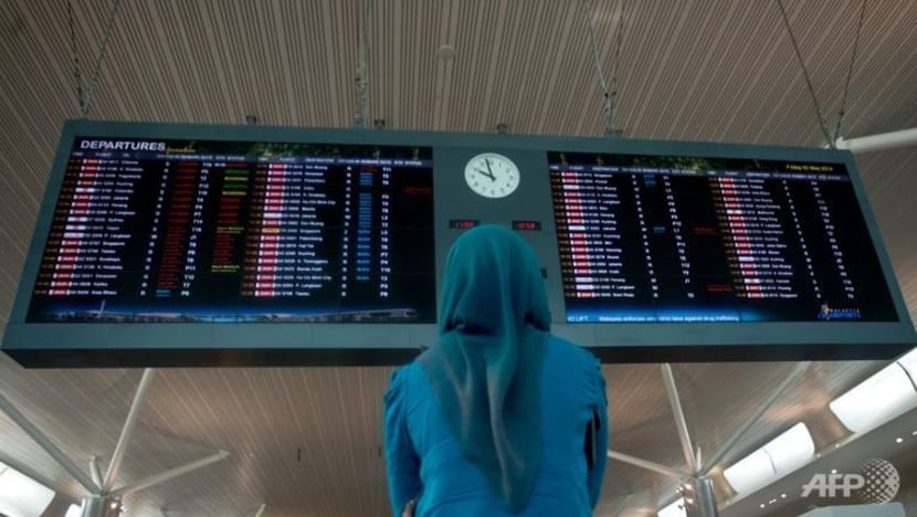 Pemandu kereta sewa privet M'sia kesal dengan peraturan baru ambil penumpang di Terminal KLIA2 Pemandu kereta sewa privet M'sia kesal dengan peraturan baru ambil penumpang di Terminal KLIA2