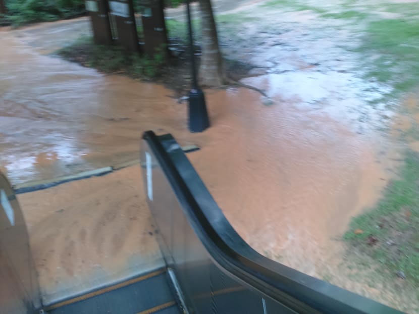 Water from burst pipe floods SMU campus Water from burst pipe floods SMU campus