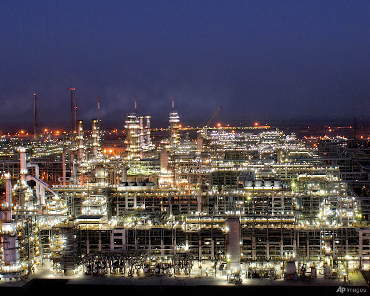 India will continue to buy Russian oil, government sources say