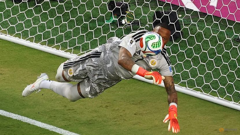 Fifteen saves, one point: Room leads Curacao to World Cup history