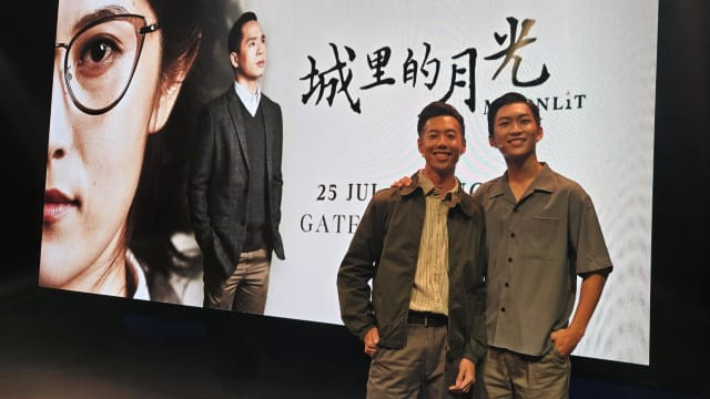 音乐剧《城里的月光》饰演李显龙兄弟，卢家伟、杨岳翰与本尊有相似之处！
