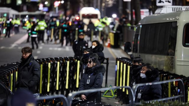 韩媒：警方已抵达尹锡悦官邸 准备执行逮捕令