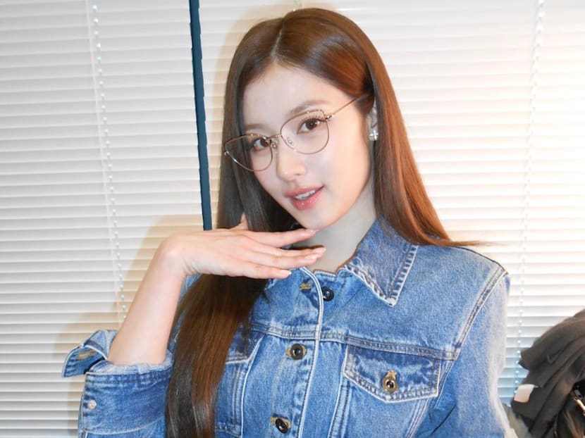 Twice member Sana to make acting debut, will star in new film alongside Rurouni Kenshin actor Takeru Satoh Twice member Sana to make acting debut, will star in new film alongside Rurouni Kenshin actor Takeru Satoh
