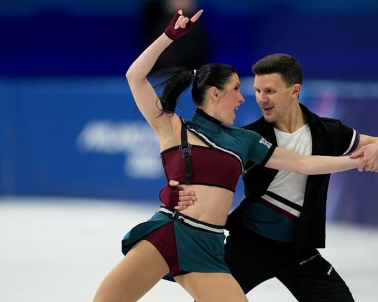 Olympics–Figure skating-Italy’s Guignard and Fabbri chase another Olympic bronze