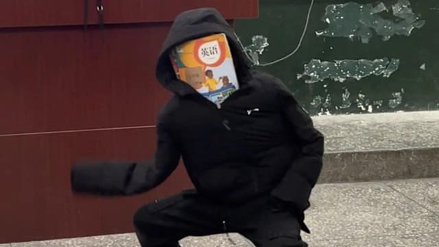 江西小五生班上秀才艺 “教科书式变脸”走红网络