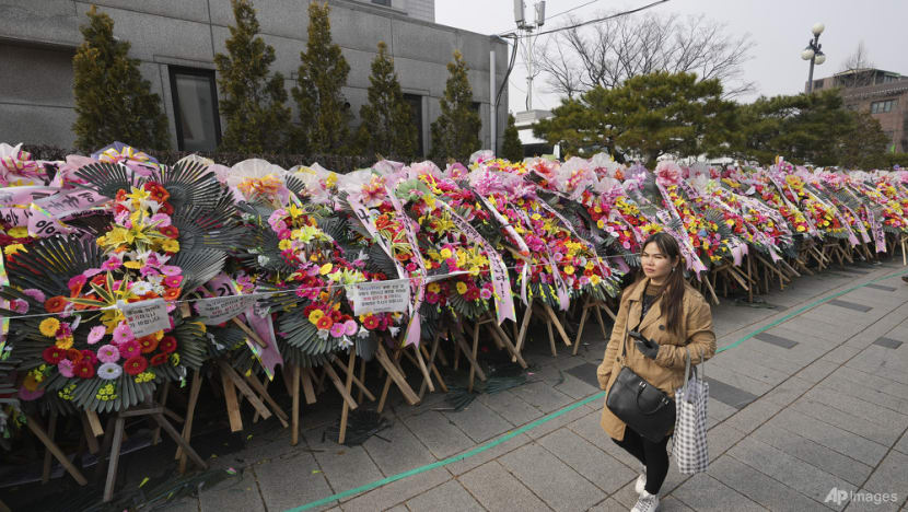 South Koreans turn funeral wreaths and K-pop light sticks into political protest tools South Koreans turn funeral wreaths and K-pop light sticks into political protest tools