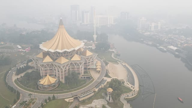 马来西亚烟霾持续 砂拉越两地空气污染达危险水平