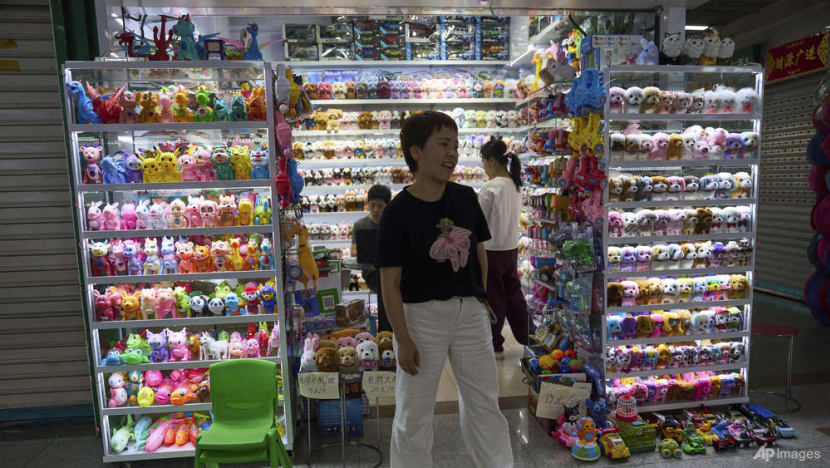 At the world’s biggest wholesale market in China, it’s business as usual despite US tariffs At the world’s biggest wholesale market in China, it’s business as usual despite US tariffs