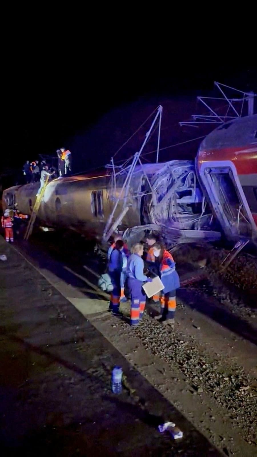 Two high-speed trains derail in Spain, police sources say 21 people killed