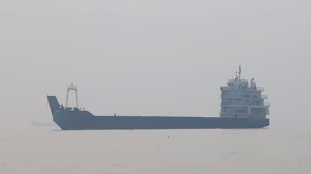 伊朗军方：霍尔木兹海峡非法航道将关闭