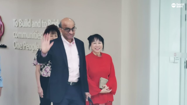 尚达曼抵达提名中心