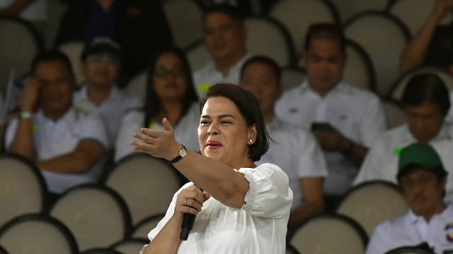 菲律宾副总统辞去教育部长和反叛乱工作组副主席职位