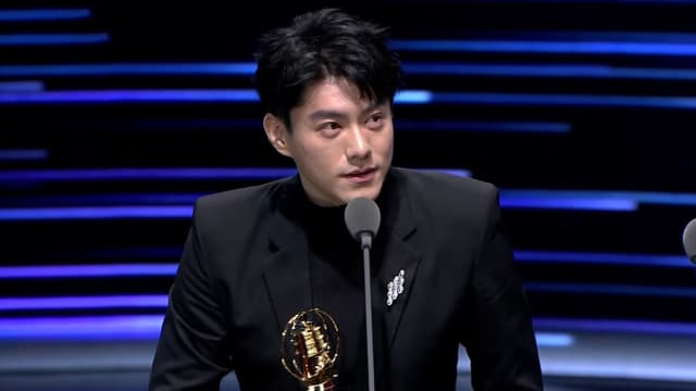 【金钟58】李程彬夺“迷你剧集男主角”奖　台上感谢妈妈：我爱你