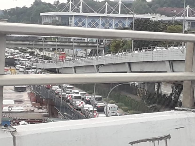 Bumper-to-bumper traffic along Keppel Viaduct and Keppel Road on Nov 30, 2019 caused by road closures for the Standard Chartered Singapore Marathon. Bumper-to-bumper traffic along Keppel Viaduct and Keppel Road on Nov 30, 2019 caused by road closures for the Standard Chartered Singapore Marathon.