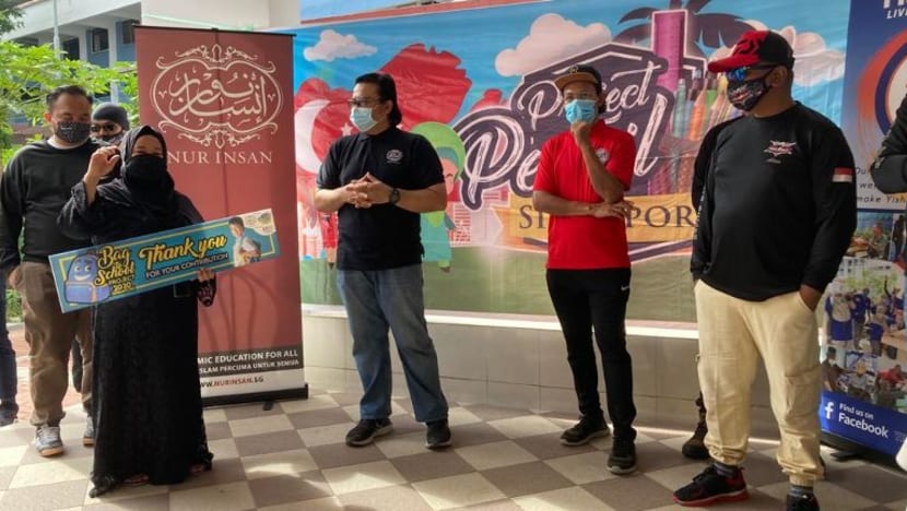 Nur Insan, Project Pencil S'pore & Yishun 71 berpadu tenaga sumbang baucar keperluan sekolah kepada 500 kanak-kanak memerlukan