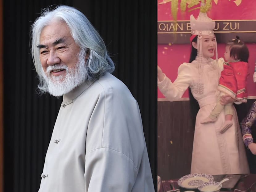Chinese Director Zhang Jizhong, 70, Reportedly Having 3rd Kid With His 39-Year-Old Wife