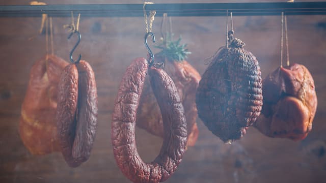 广东腊味厂死因不明猪肉原料和半成品  验出猪病毒呈阳性