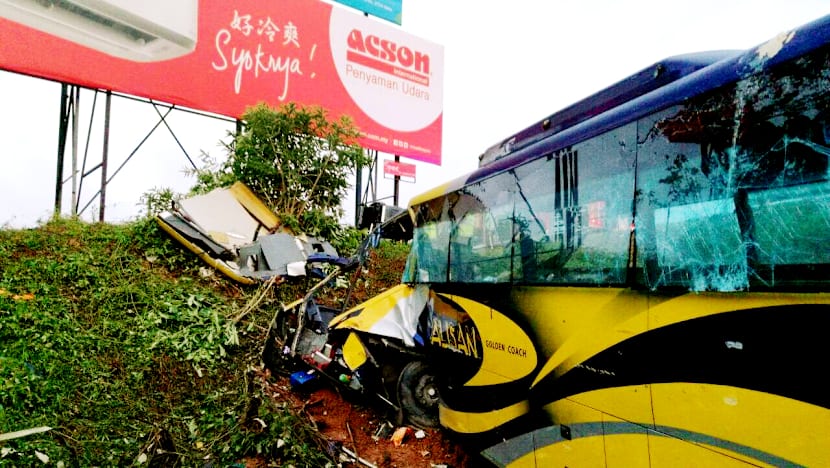 Long-distance bus drivers welcome call for pay review to avoid ‘chasing’ commissions