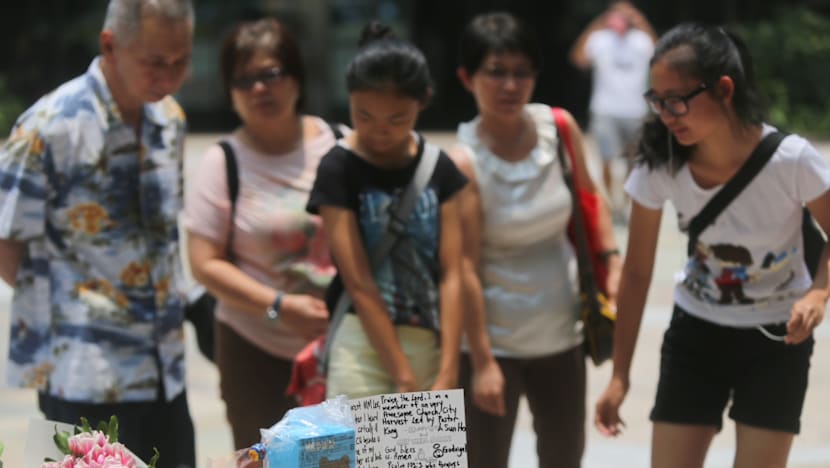 SGH sets up area for public to leave well-wishes and flowers for Mr Lee Kuan Yew