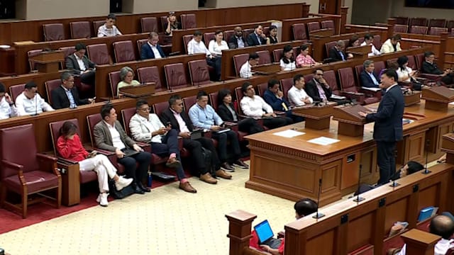 费用纳入法案引质疑 徐芳达与工人党议员交锋