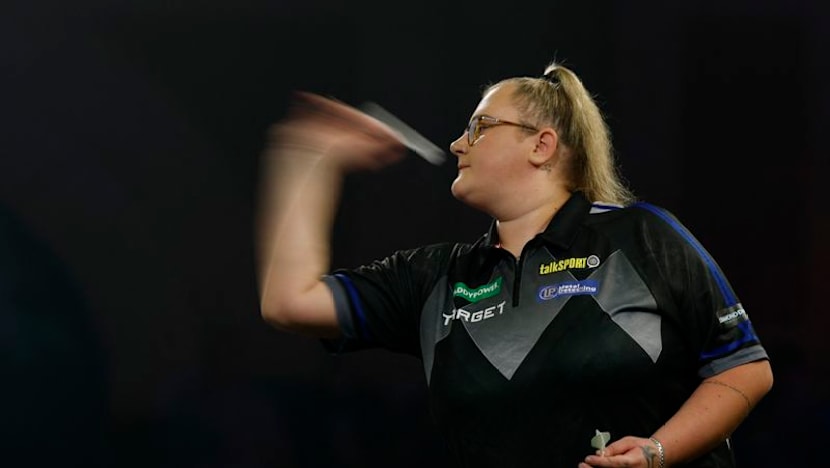 Darts-Greaves beats Smith 8-7 to become first woman to win a PDC ranking title