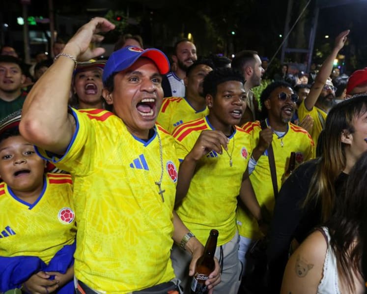 Mexico City turns yellow as Colombian fans make Azteca feel like home
