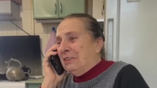 乌克兰士兵“死而复生” 母亲接获儿子电话泪崩