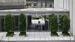 நோயாளிகளைத் தகாத முறையில் படம் எடுத்த ஆடவருக்கு 2 ஆண்டுச் சிறை